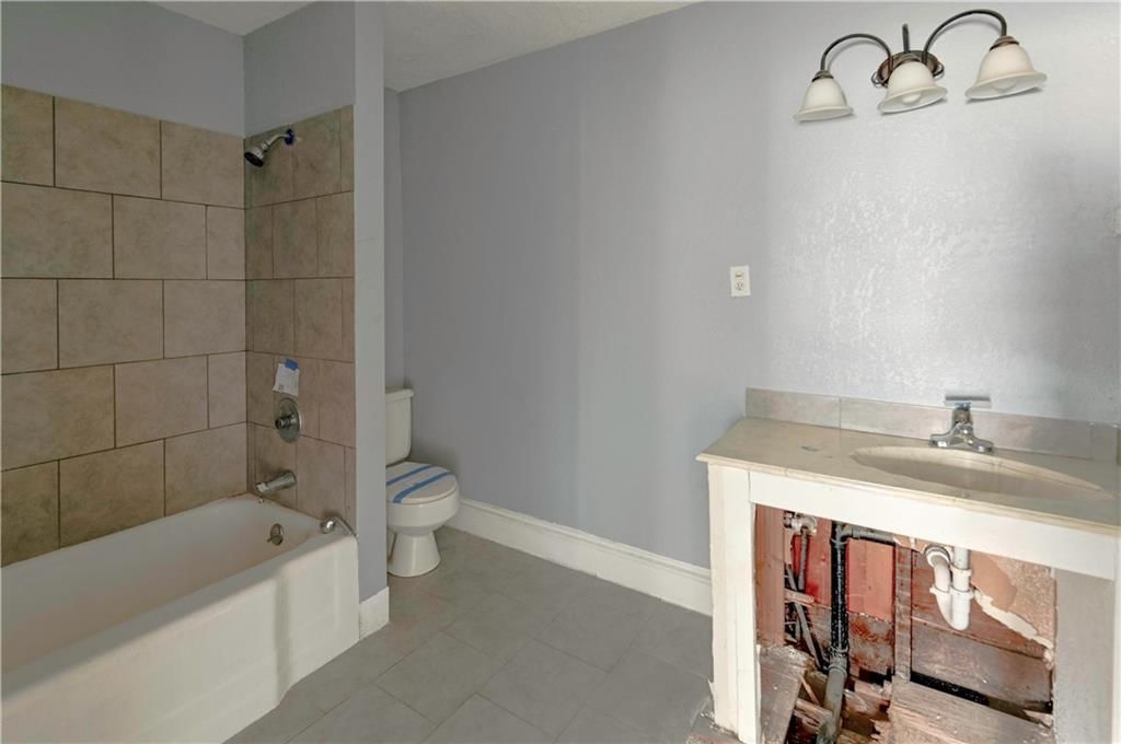 113 N White Avenue — photo 34