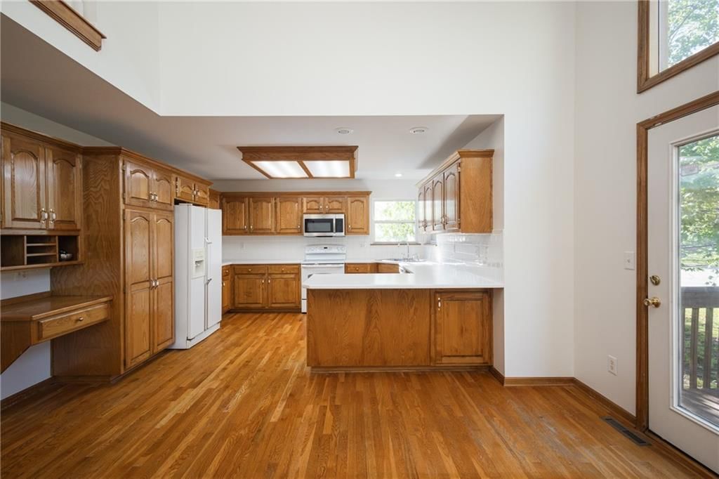 104 NE Stonebridge Court — photo 8