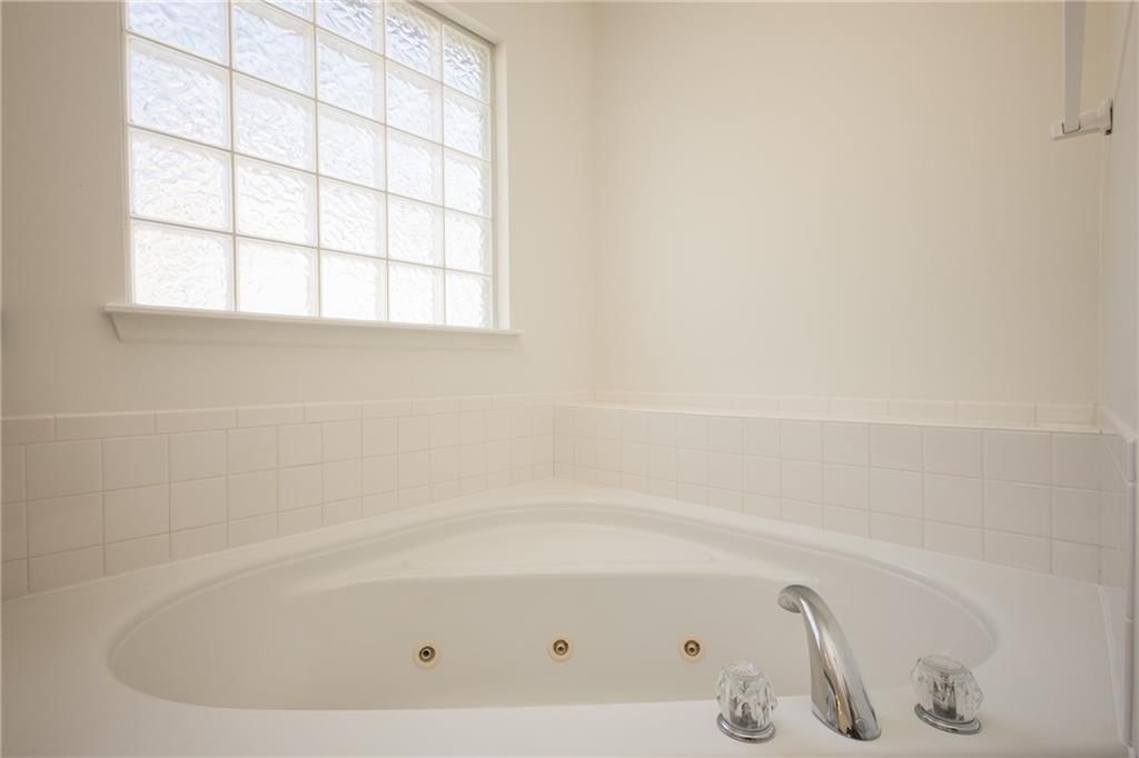 104 NE Stonebridge Court — photo 26