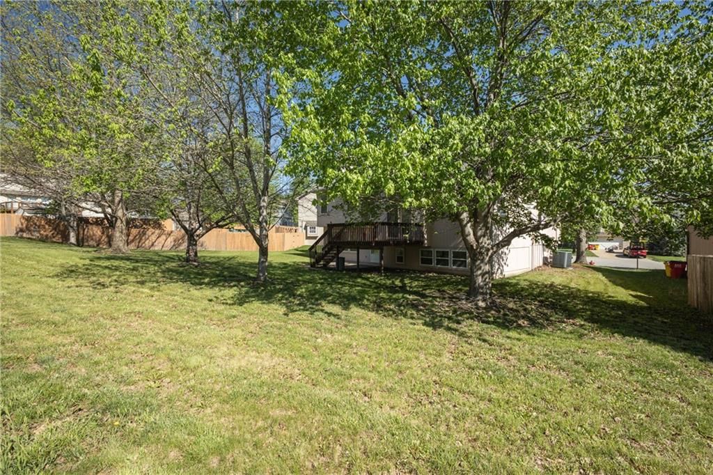 104 NE Stonebridge Court — photo 40