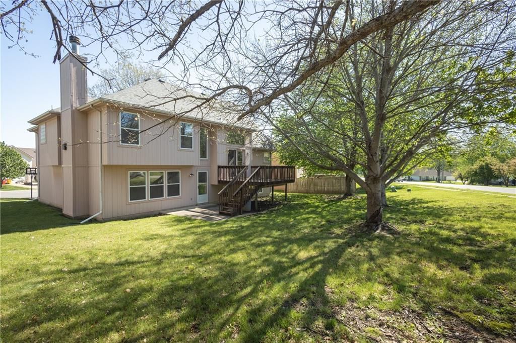 104 NE Stonebridge Court — photo 42