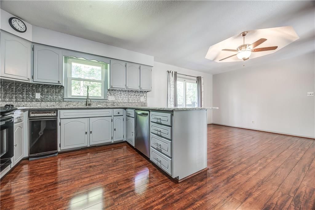 1215 Patterson Street — photo 14