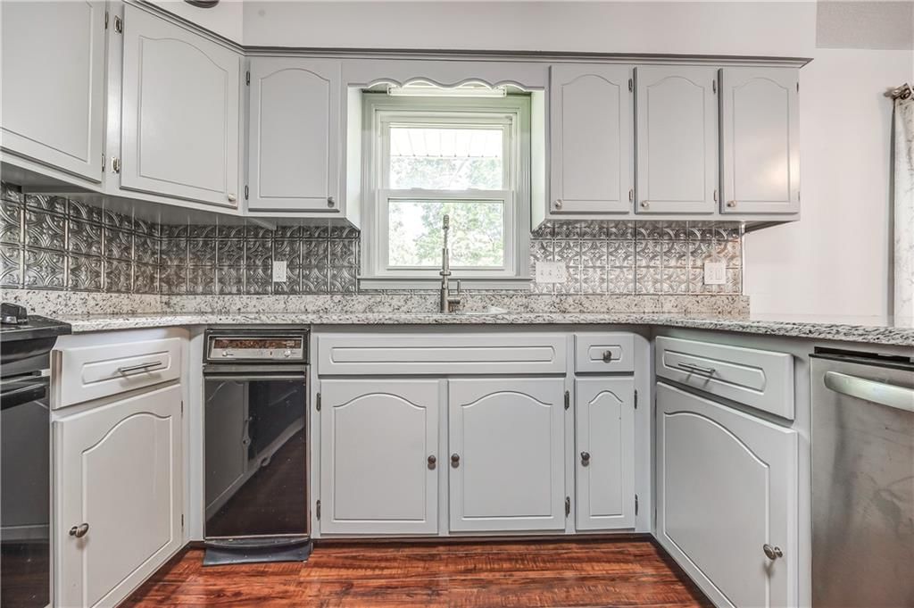 1215 Patterson Street — photo 15