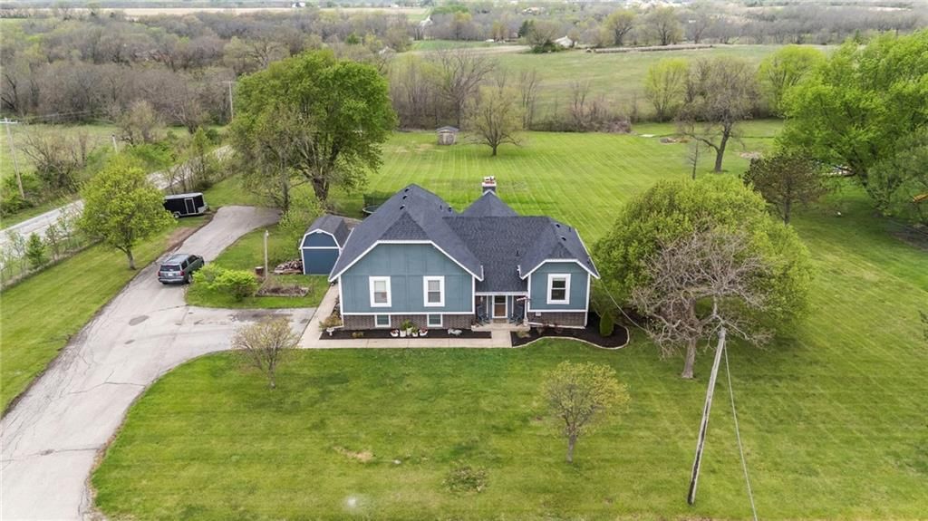 19817 S Clare Road, Spring Hill, KS