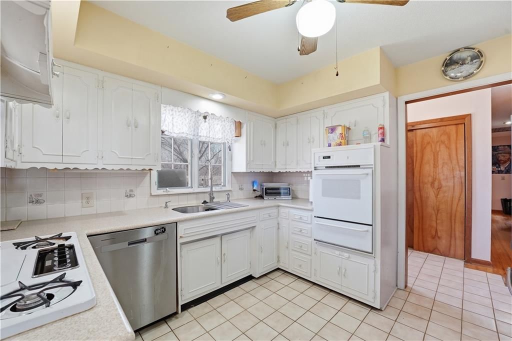8801 Orchard Street — photo 6