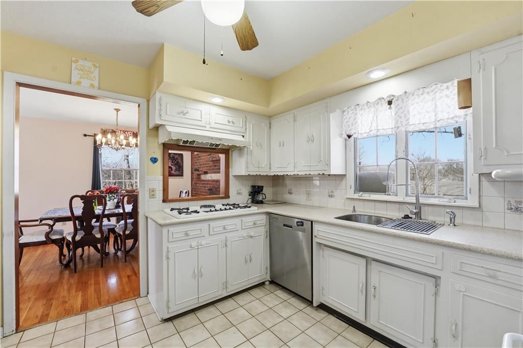 8801 Orchard Street — photo 7