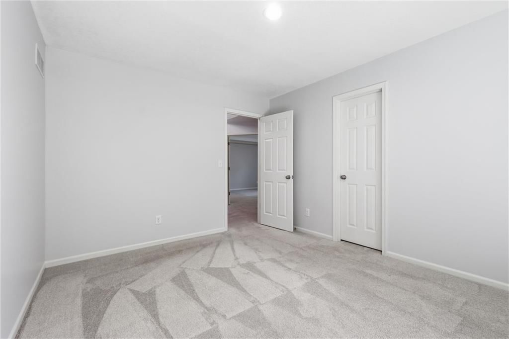 15716 W 138th Terrace — photo 32