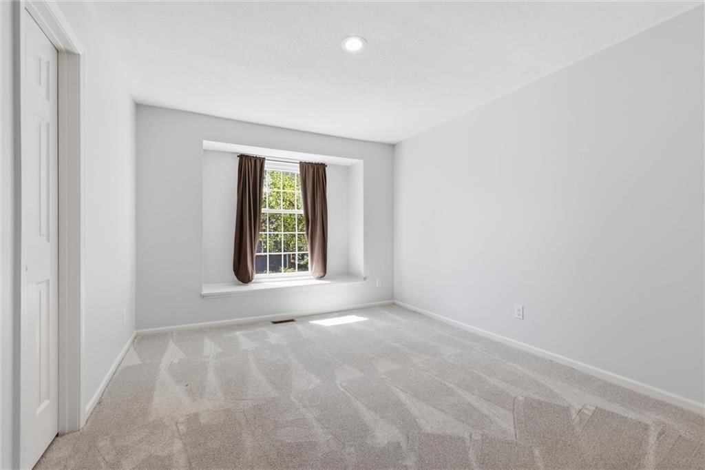 15716 W 138th Terrace — photo 33