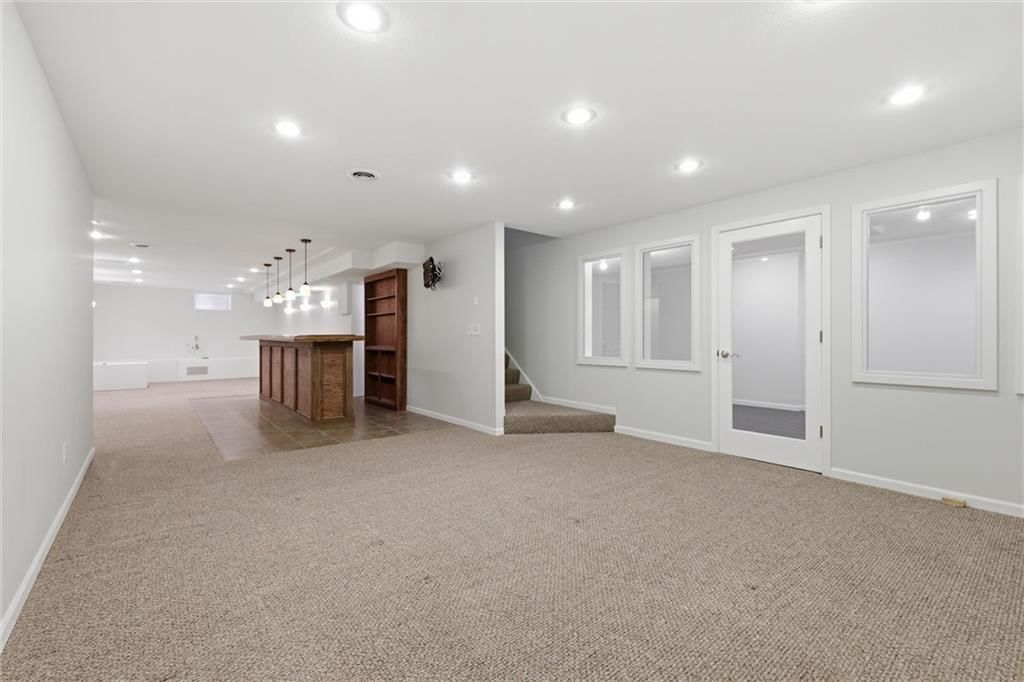 15716 W 138th Terrace — photo 38