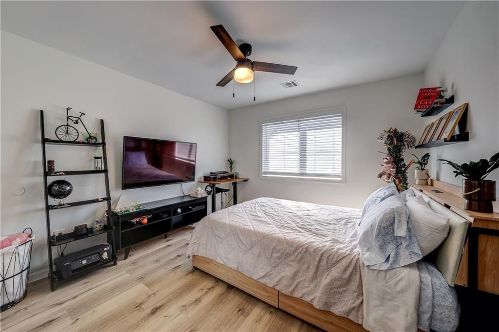 6527 Halsey Street — photo 12