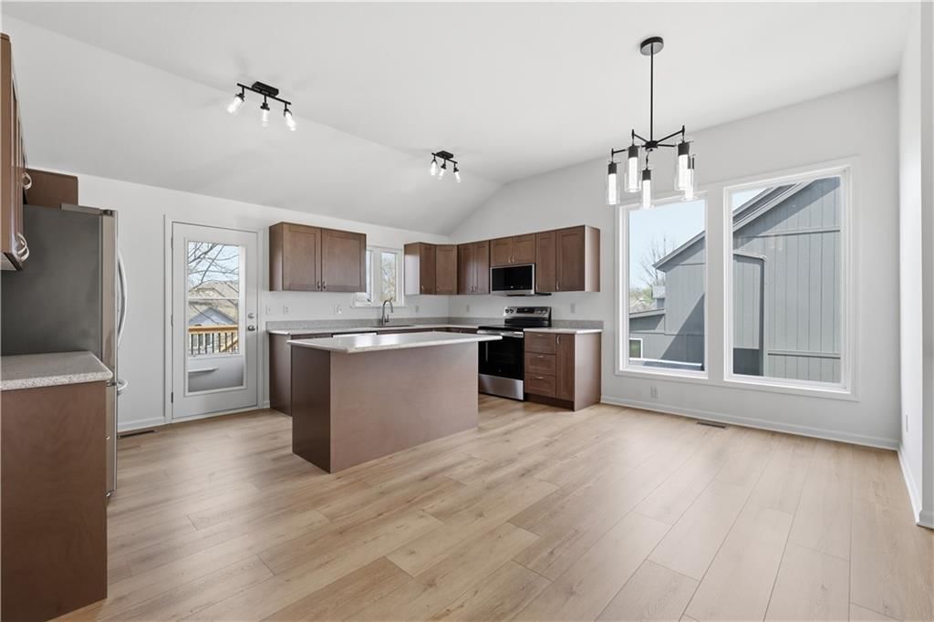 640 N Walnut Street — photo 8