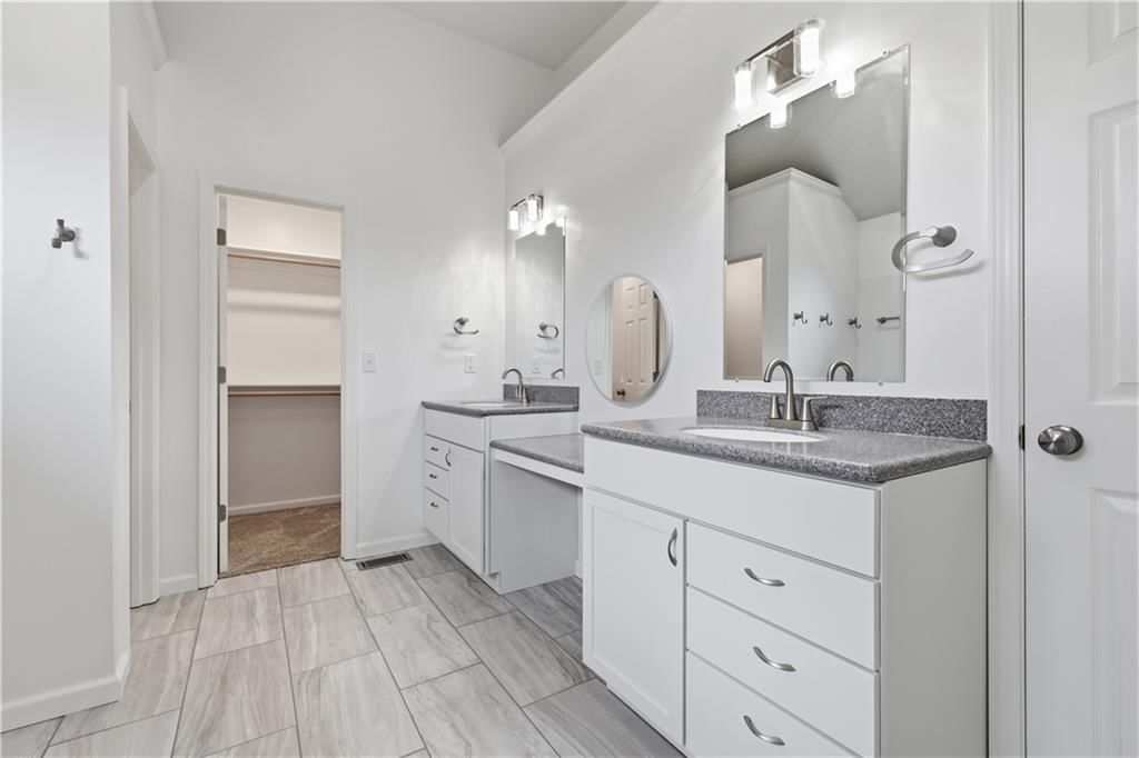640 N Walnut Street — photo 16