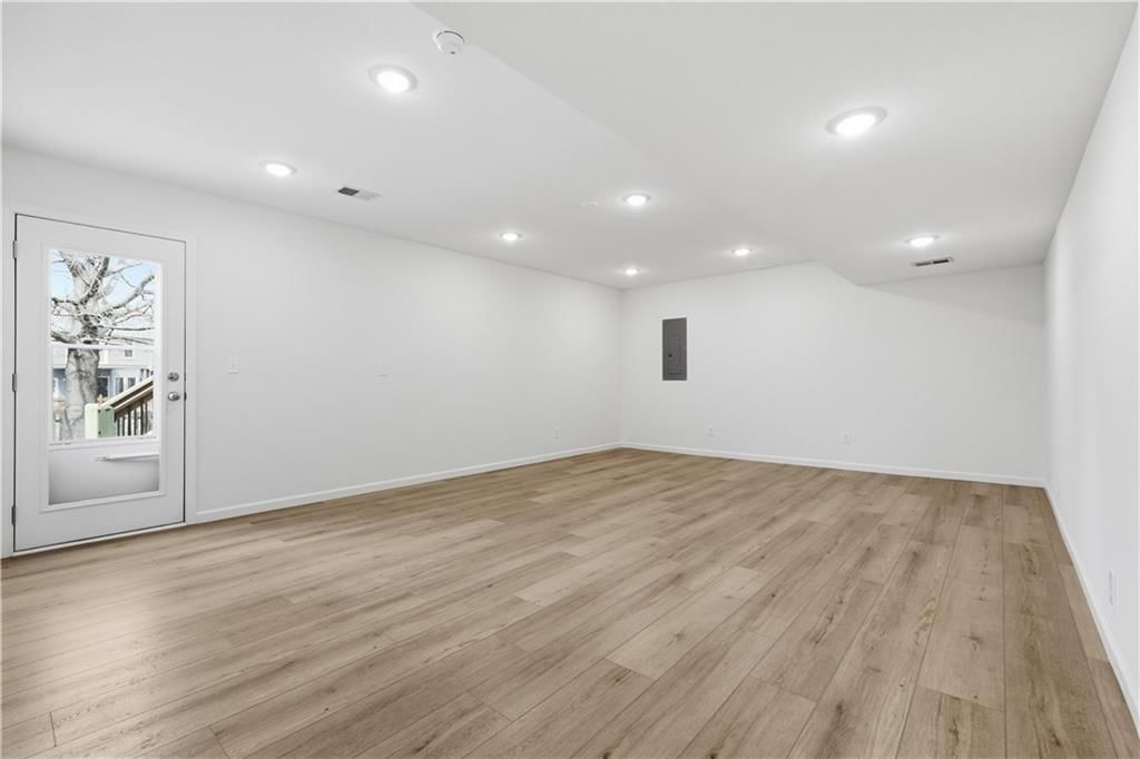 640 N Walnut Street — photo 24