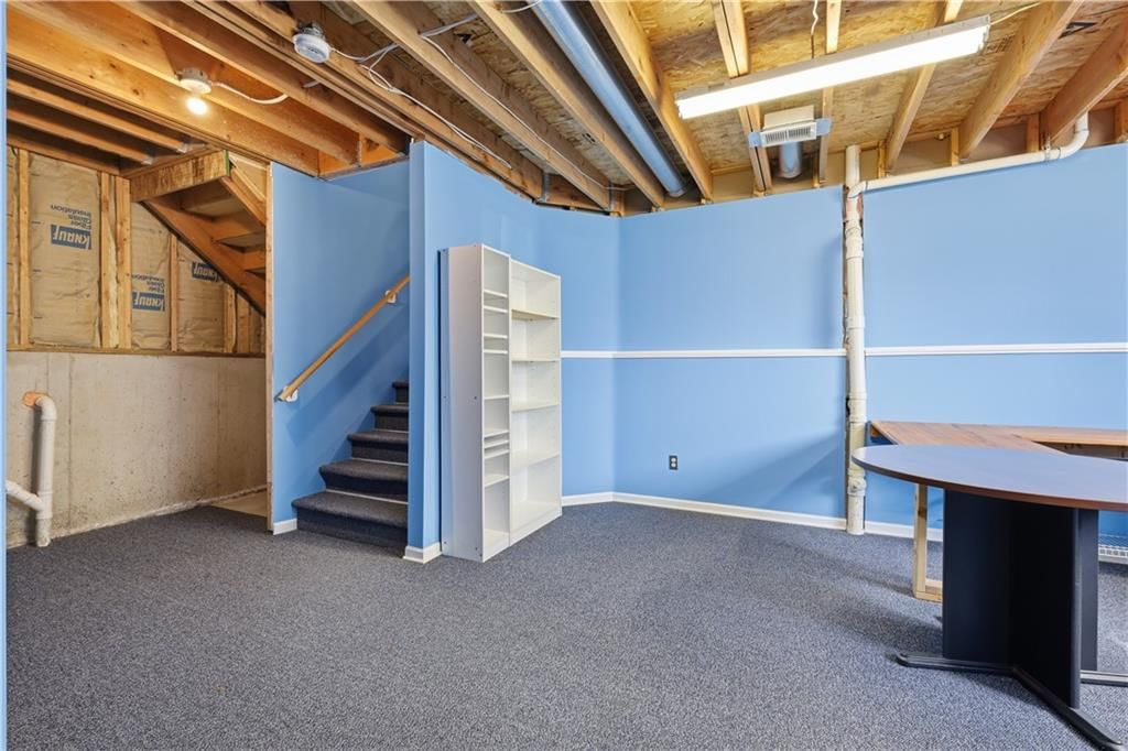 640 N Walnut Street — photo 32