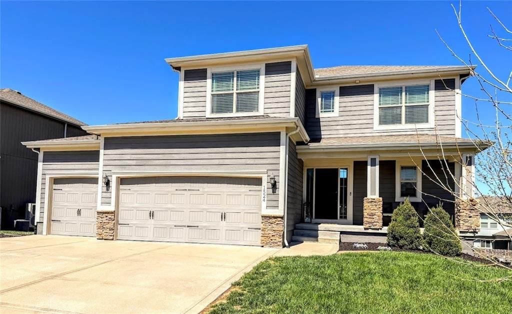 1524 SW 44th Street, Lee's Summit, MO
