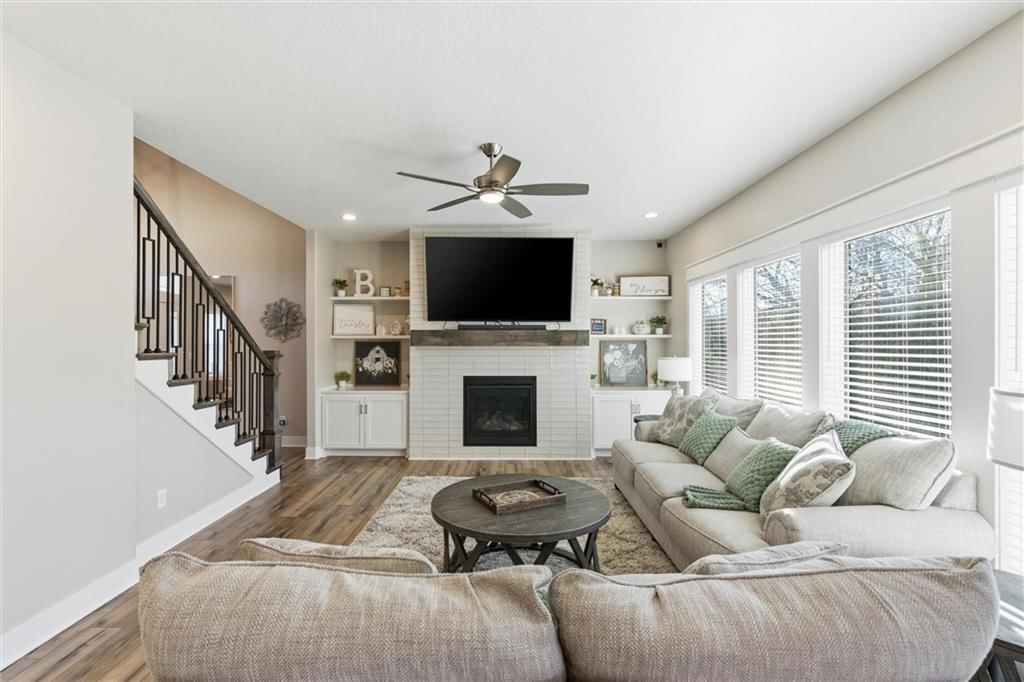 308 E Oak Street — photo 5