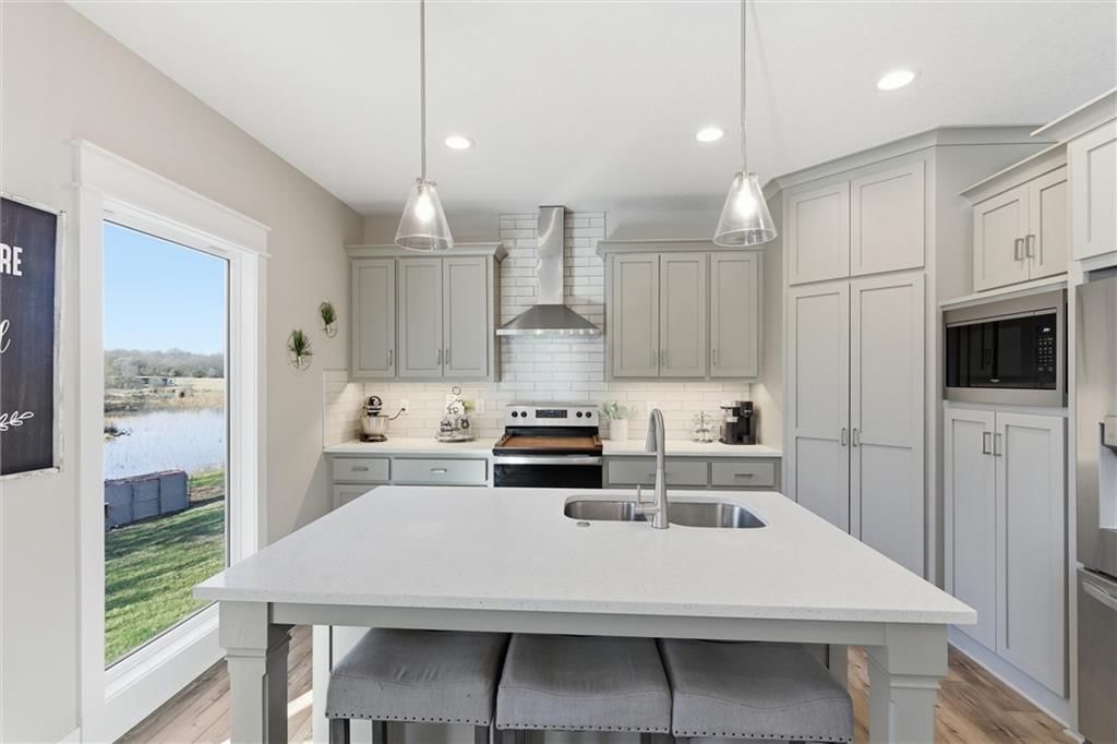 308 E Oak Street — photo 13