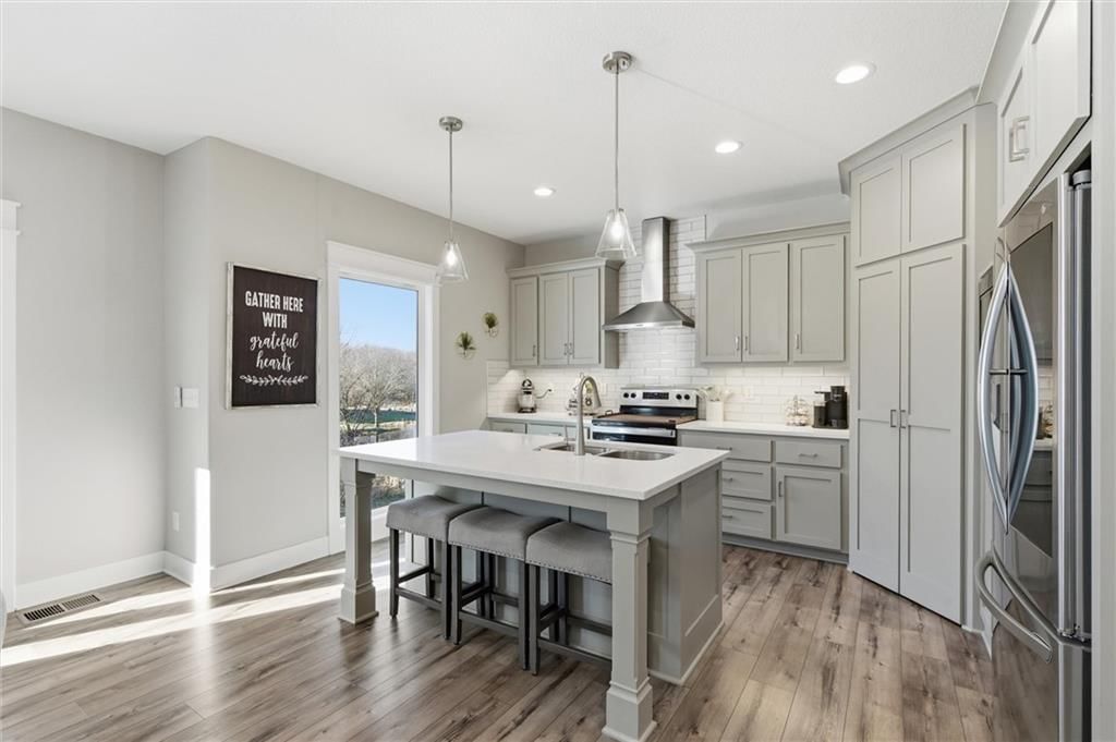 308 E Oak Street — photo 14