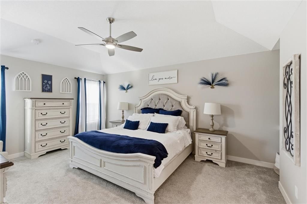 308 E Oak Street — photo 18