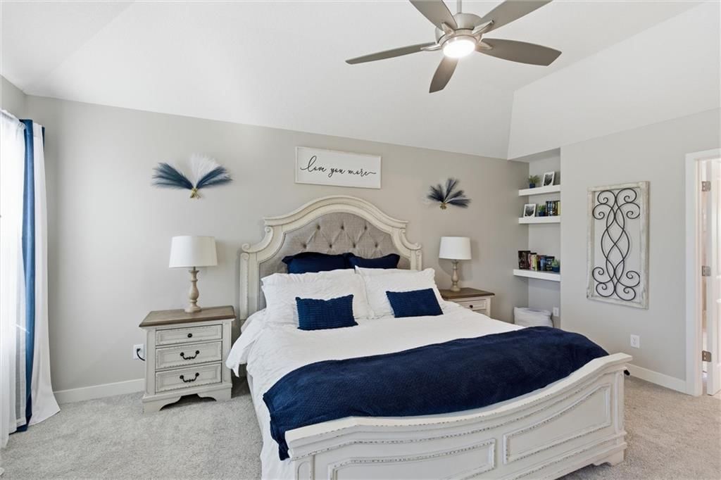 308 E Oak Street — photo 19