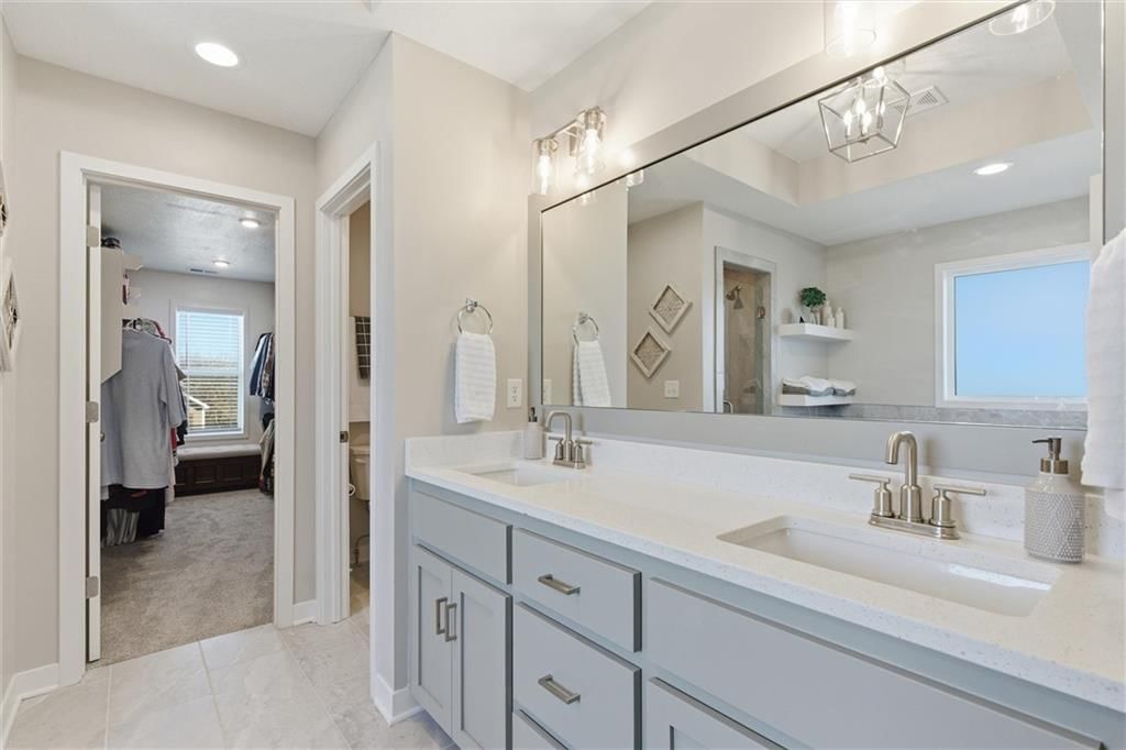 308 E Oak Street — photo 21