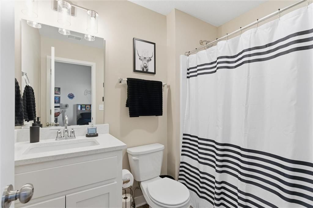 308 E Oak Street — photo 28