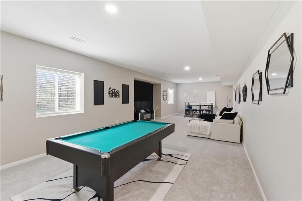 308 E Oak Street — photo 34