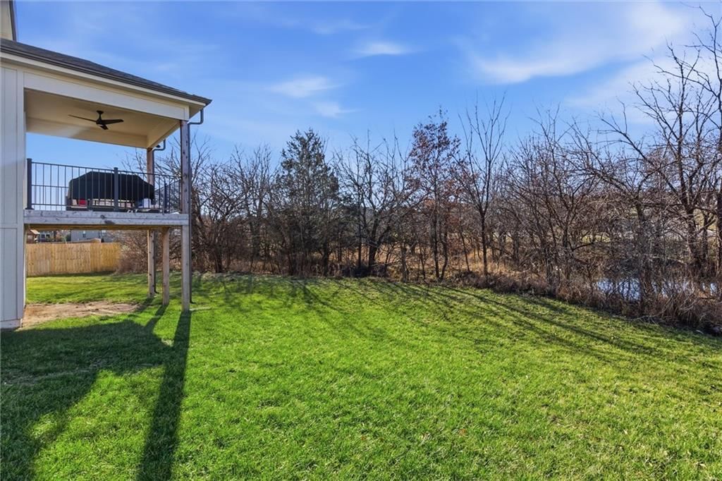 308 E Oak Street — photo 38