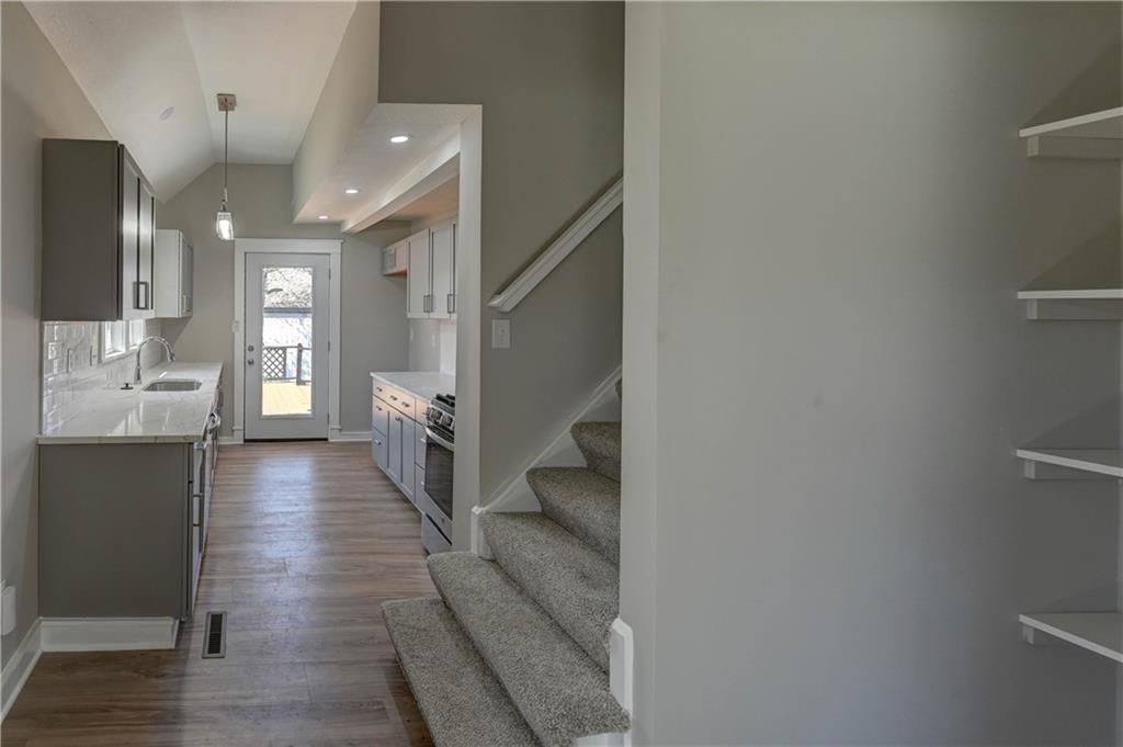 1020 S Mccoy Street — photo 11