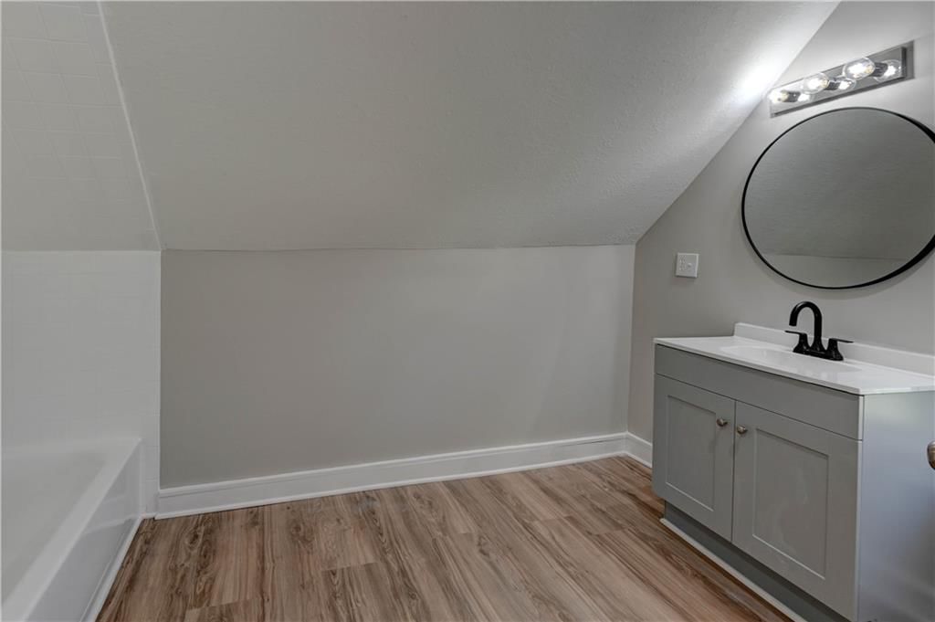 1020 S Mccoy Street — photo 18