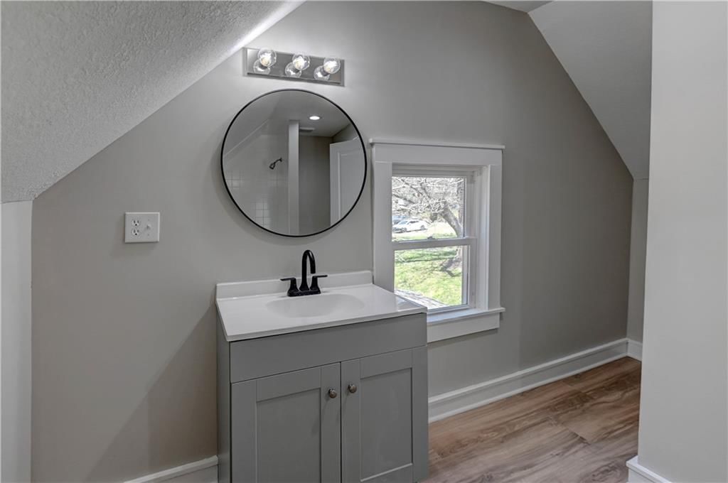 1020 S Mccoy Street — photo 19