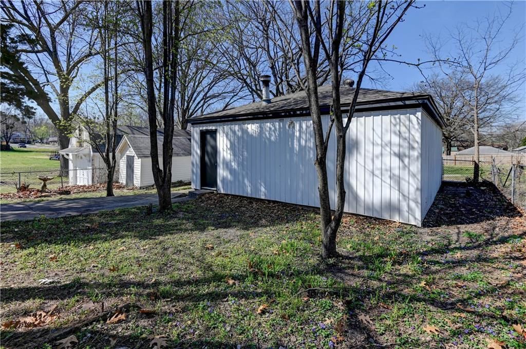 1020 S Mccoy Street — photo 48