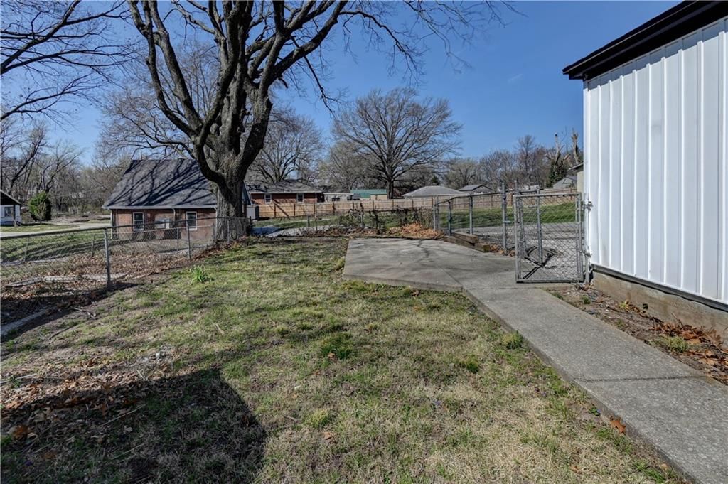 1020 S Mccoy Street — photo 53