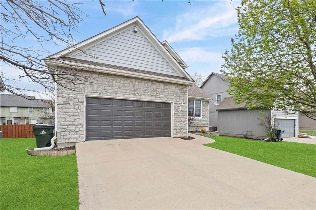 2638 W Catalpa Street — photo 2