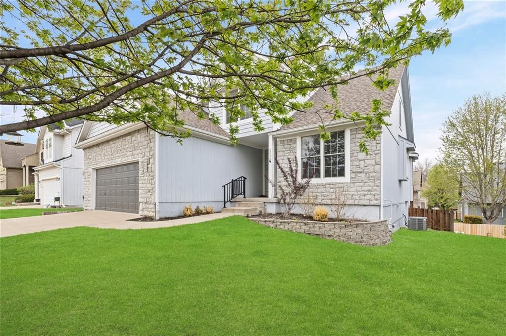 2638 W Catalpa Street — photo 3