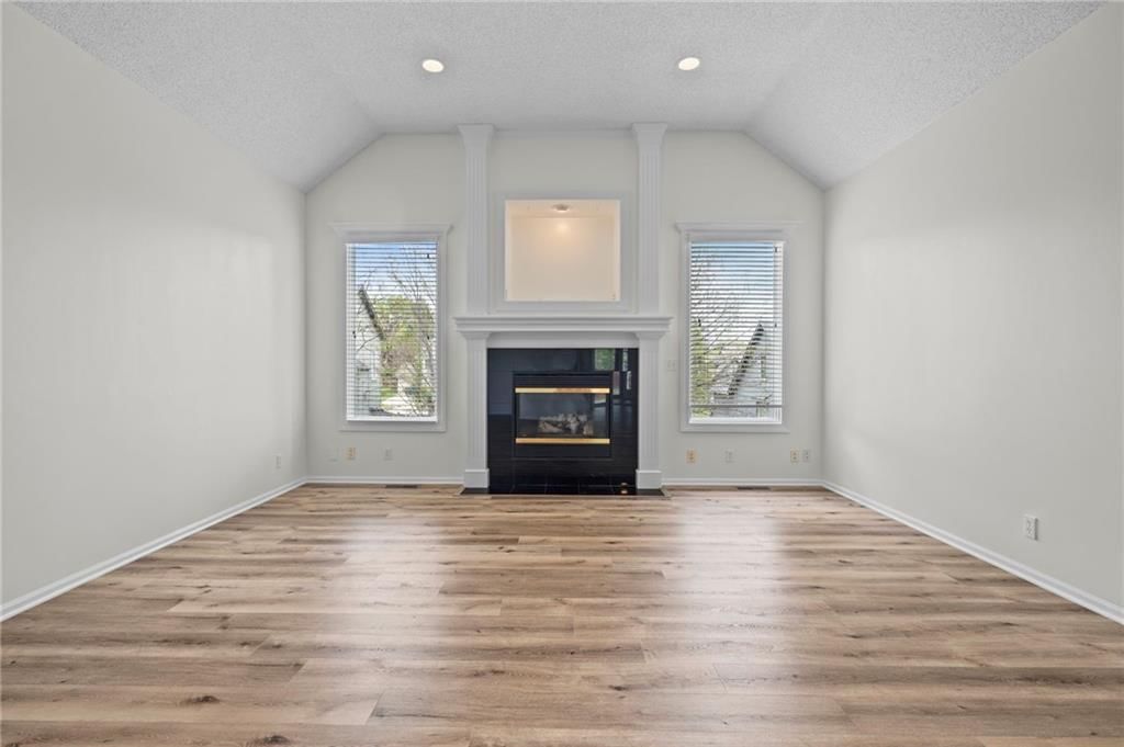 2638 W Catalpa Street — photo 17