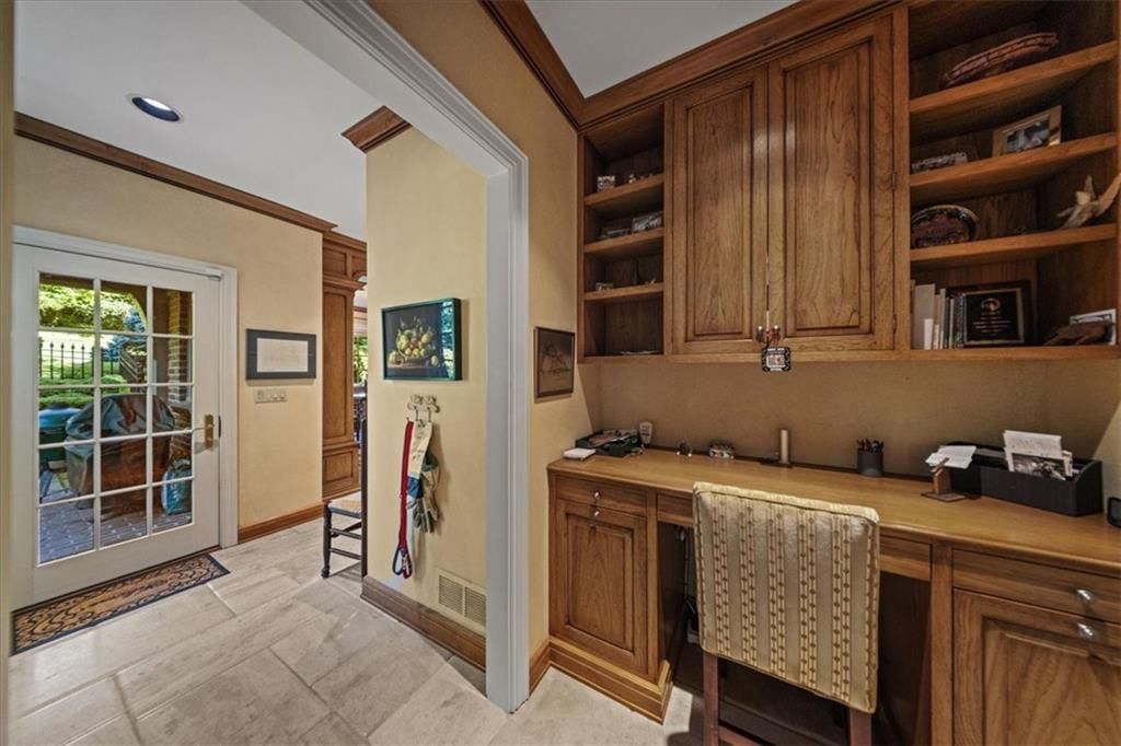 5800 Brookbank Lane — photo 27