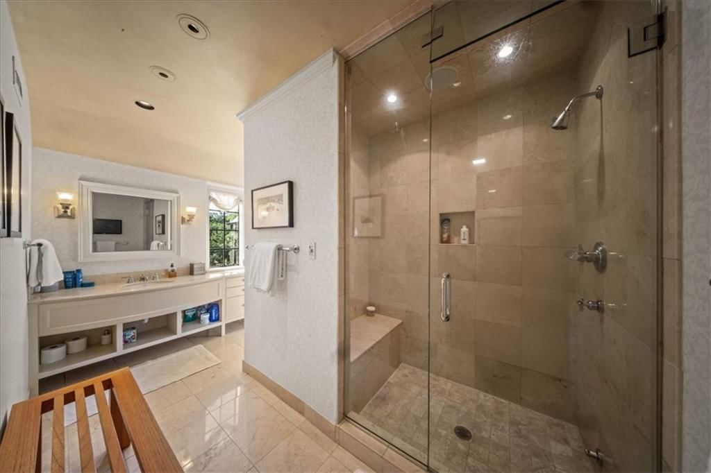 5800 Brookbank Lane — photo 40