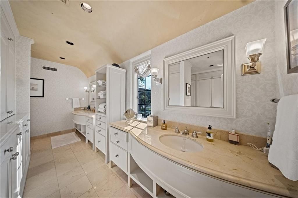 5800 Brookbank Lane — photo 41