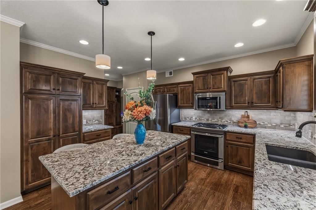 15702 Lowell Lane — photo 8