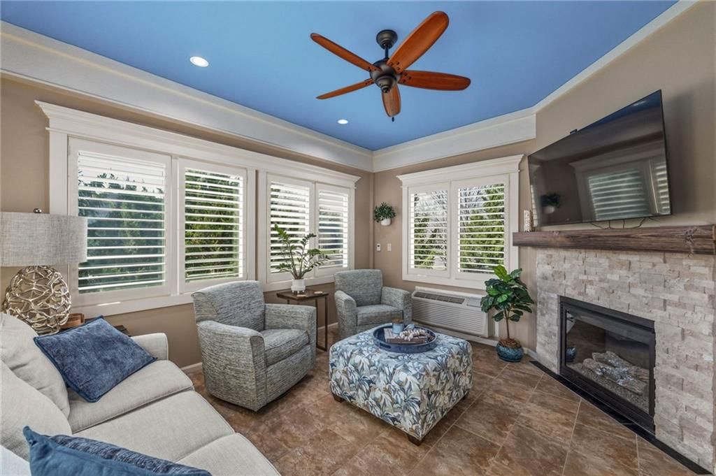 15702 Lowell Lane — photo 27