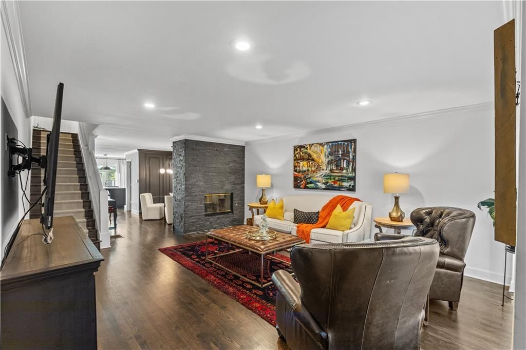 1109 W 47TH Street — photo 5