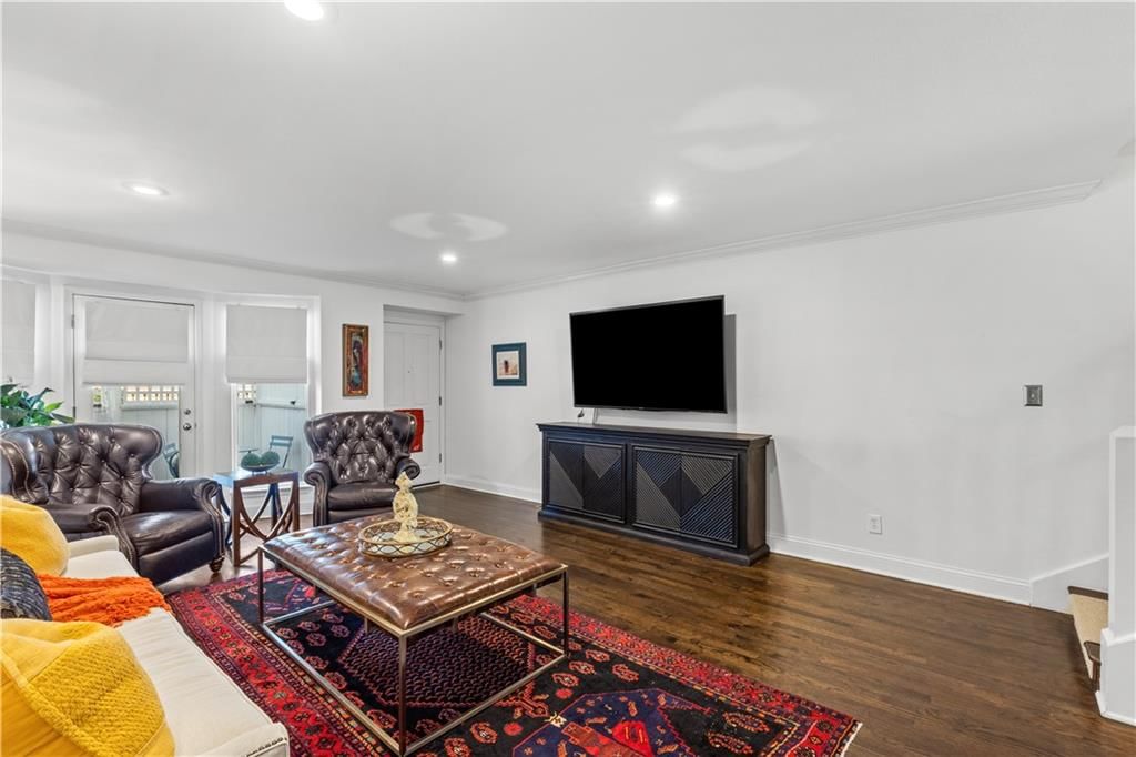 1109 W 47TH Street — photo 7