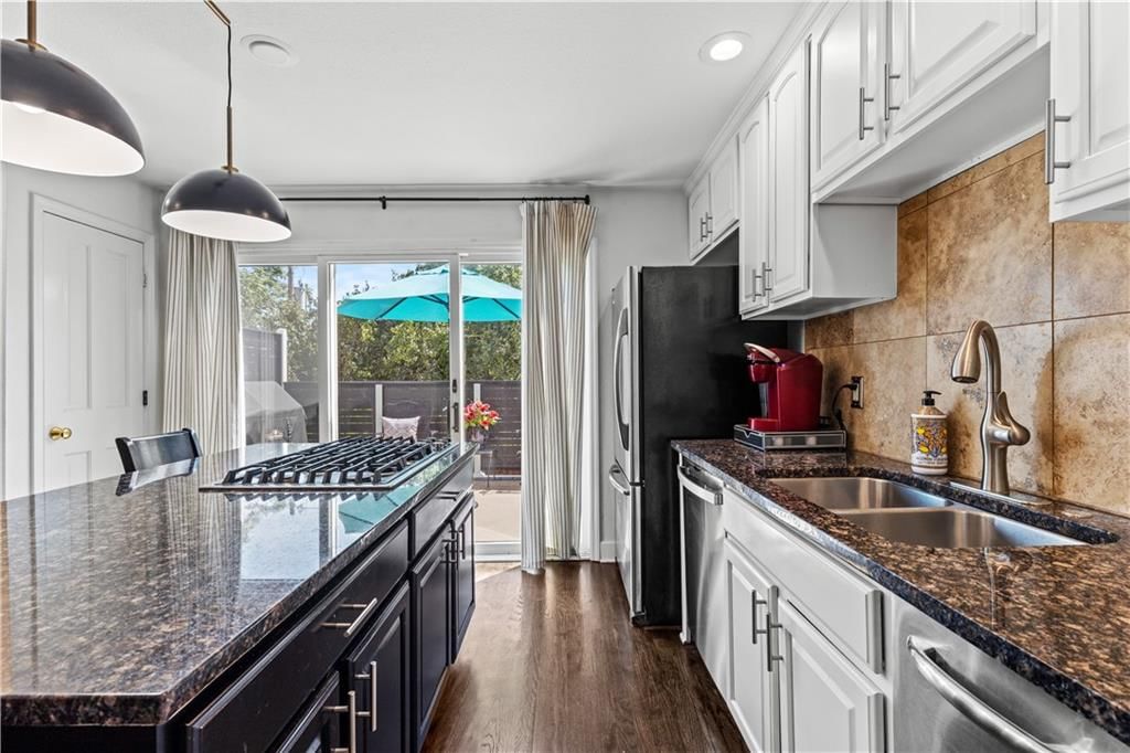 1109 W 47TH Street — photo 15