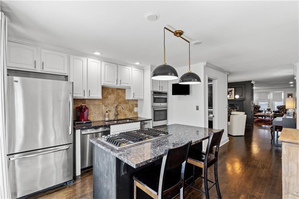 1109 W 47TH Street — photo 16