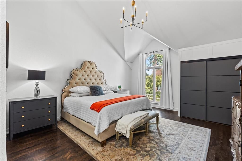 1109 W 47TH Street — photo 31