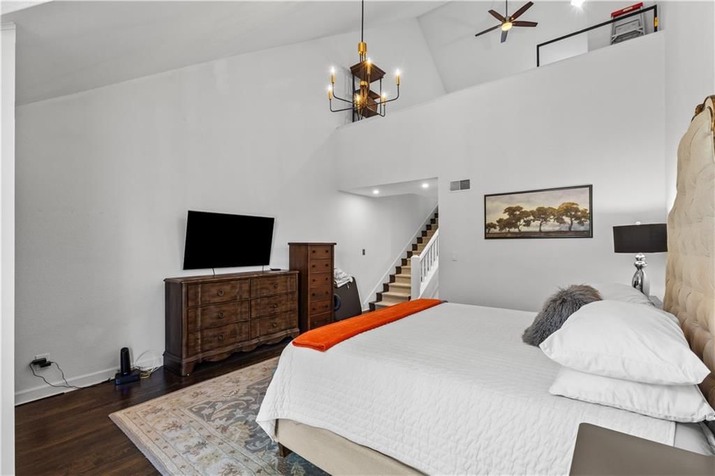 1109 W 47TH Street — photo 32