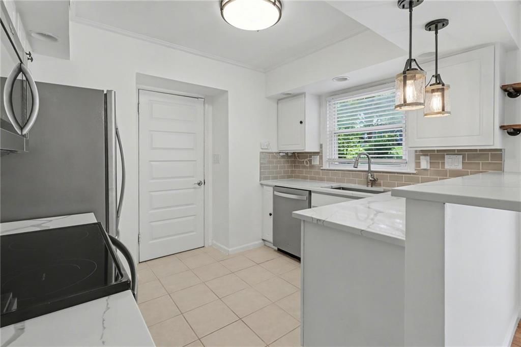 6609 W 72nd Terrace — photo 8