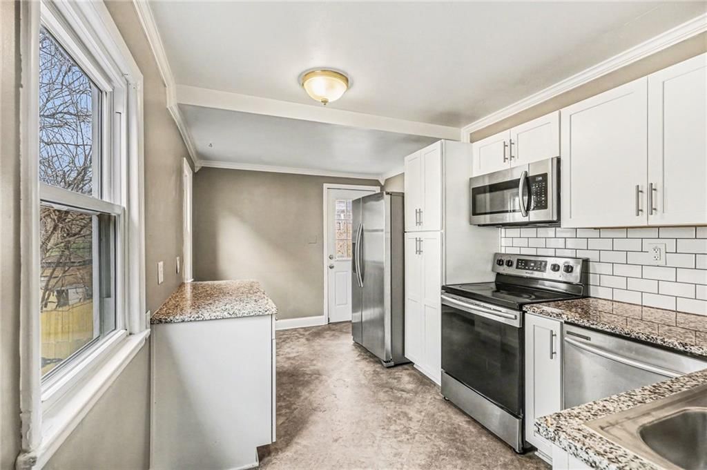 4304 HOLMES Street — photo 12