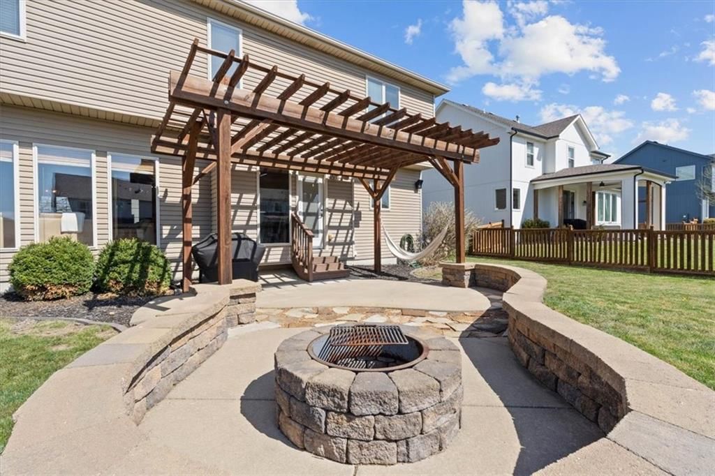 23513 W 89th Terrace — photo 33
